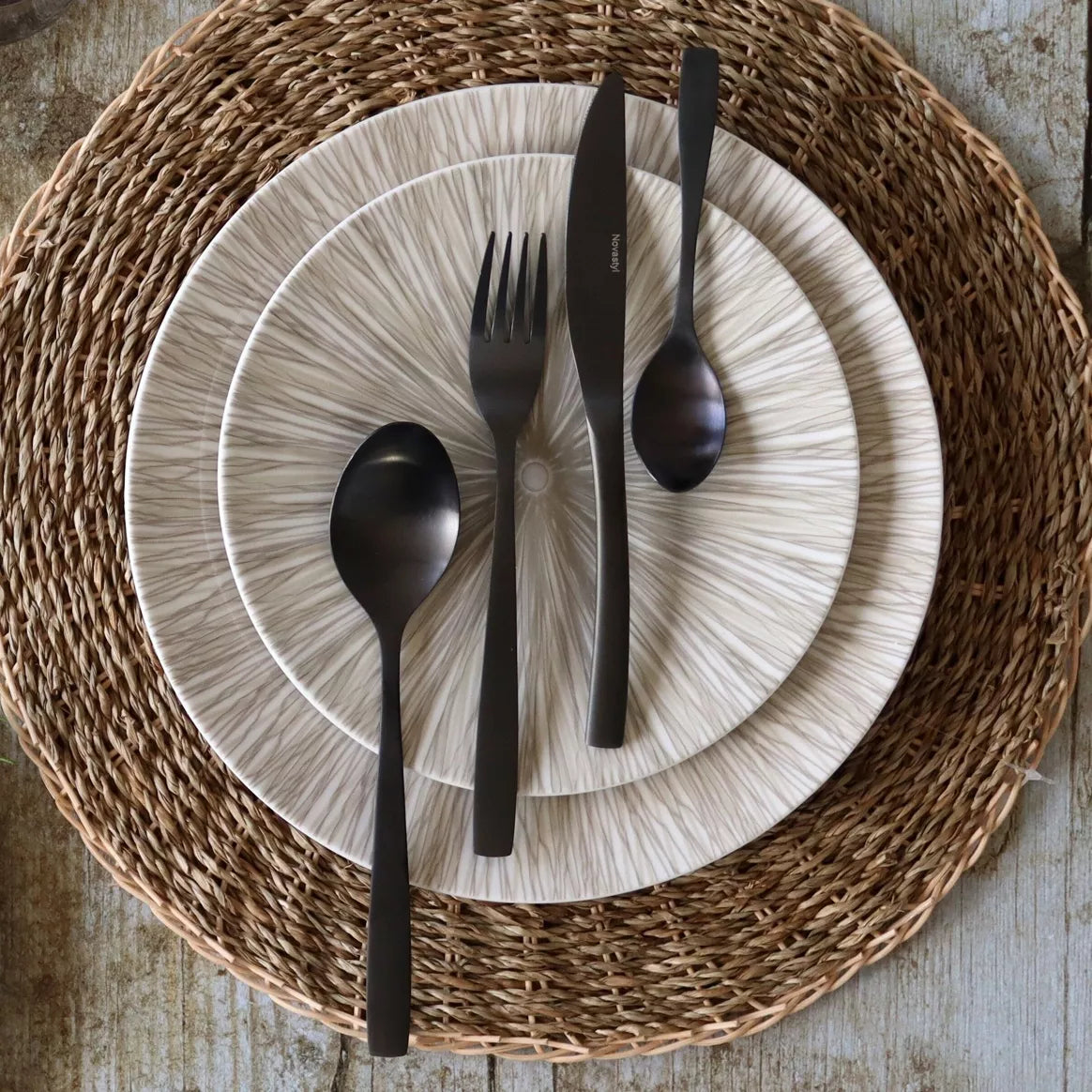 Besteckset 24-teilig aus schwarzem Edelstahl
