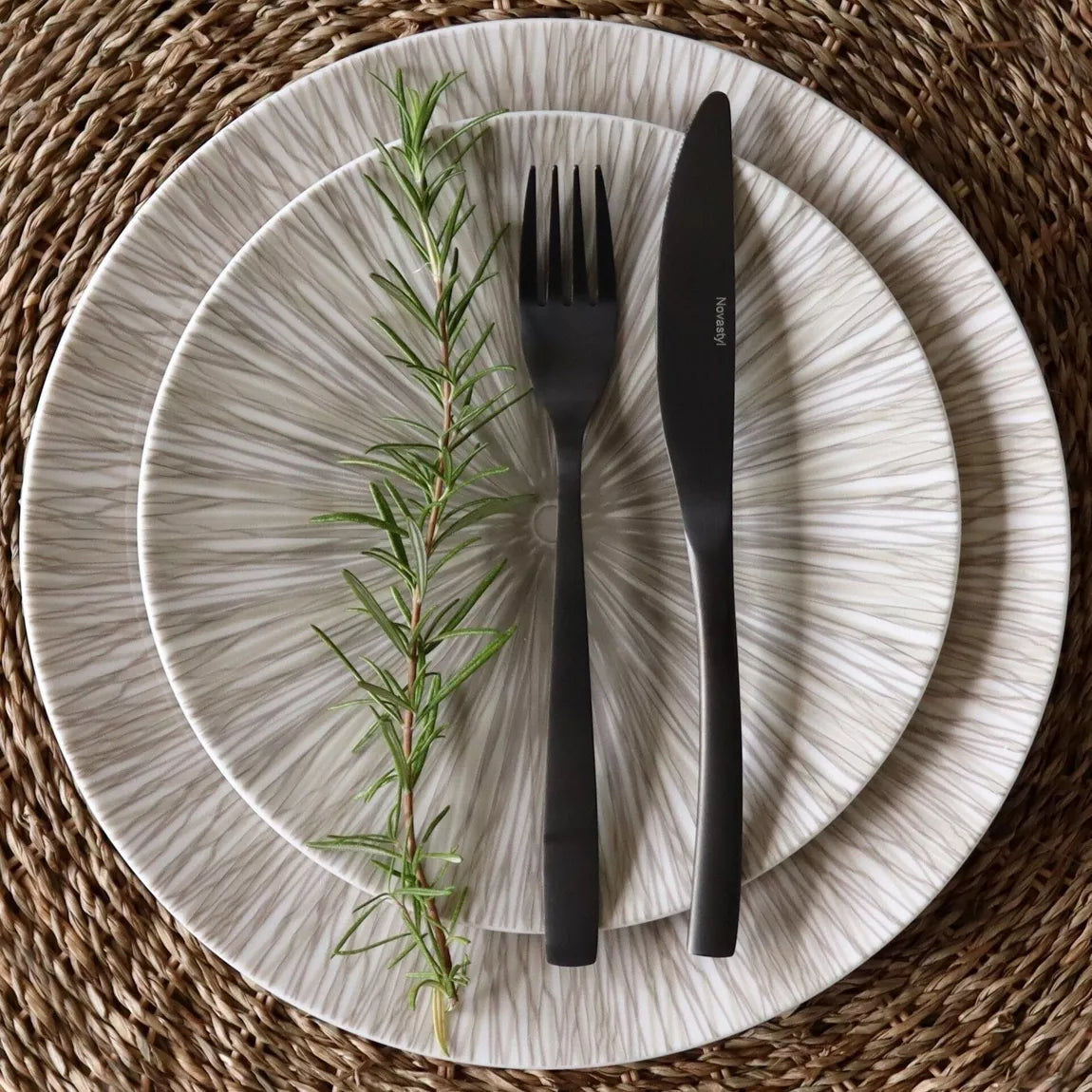 Besteckset 24-teilig aus schwarzem Edelstahl