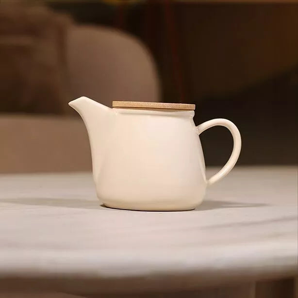 Teekanne aus Steingut mit Bambusdeckel 500 ml
