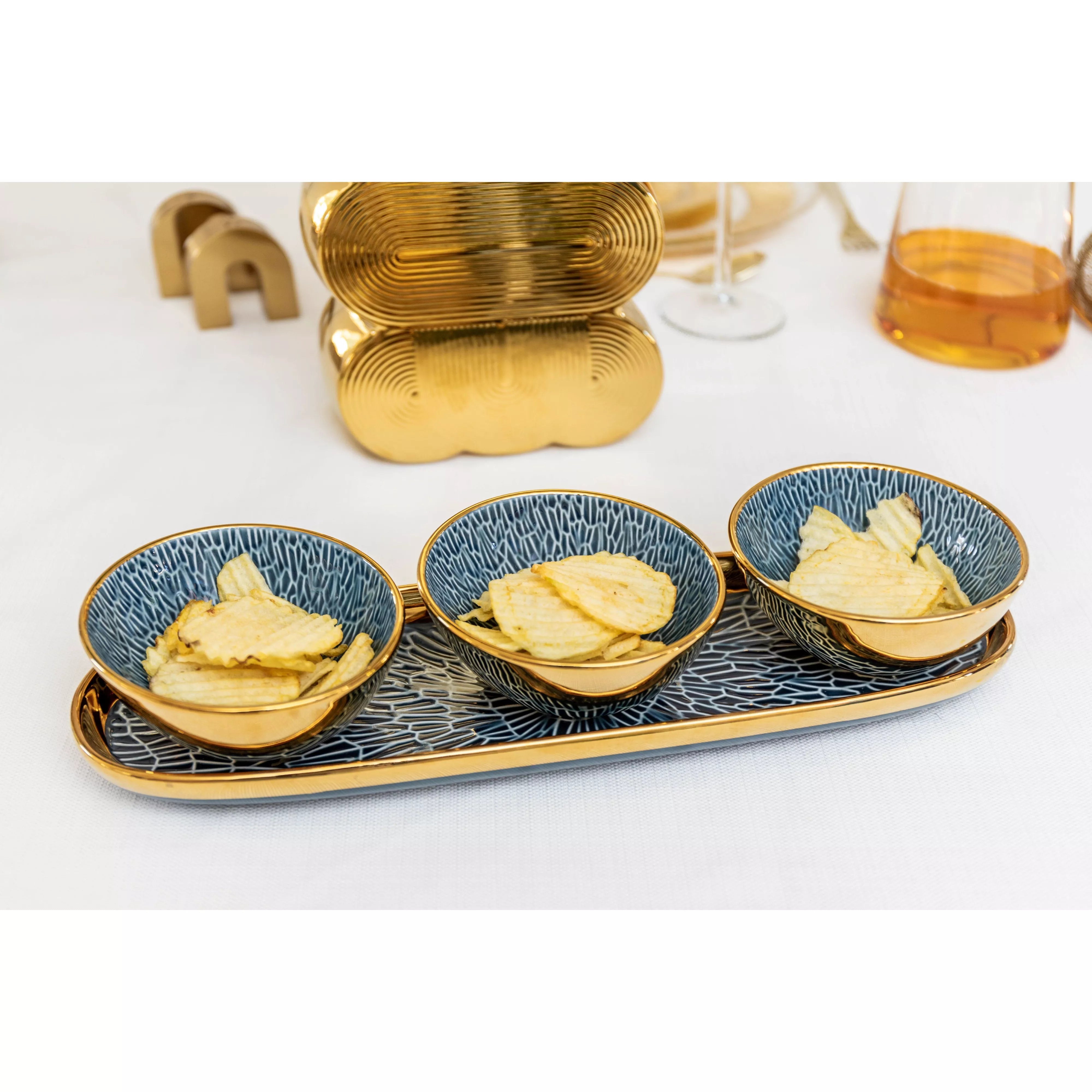 Aperitif-Set mit 3 Schalen auf blau-goldenem Tablett – AULICA