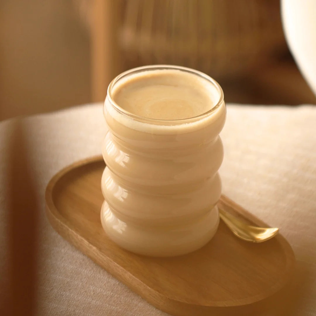 Wave Glas 300 ml mit Bambusdeckel & Glasstrohhalm