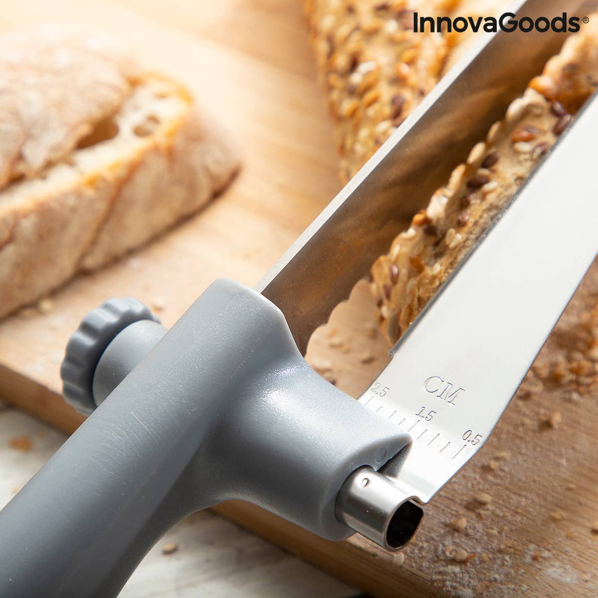 InnovaGoods Brotmesser mit verstellbarer Schneidführung